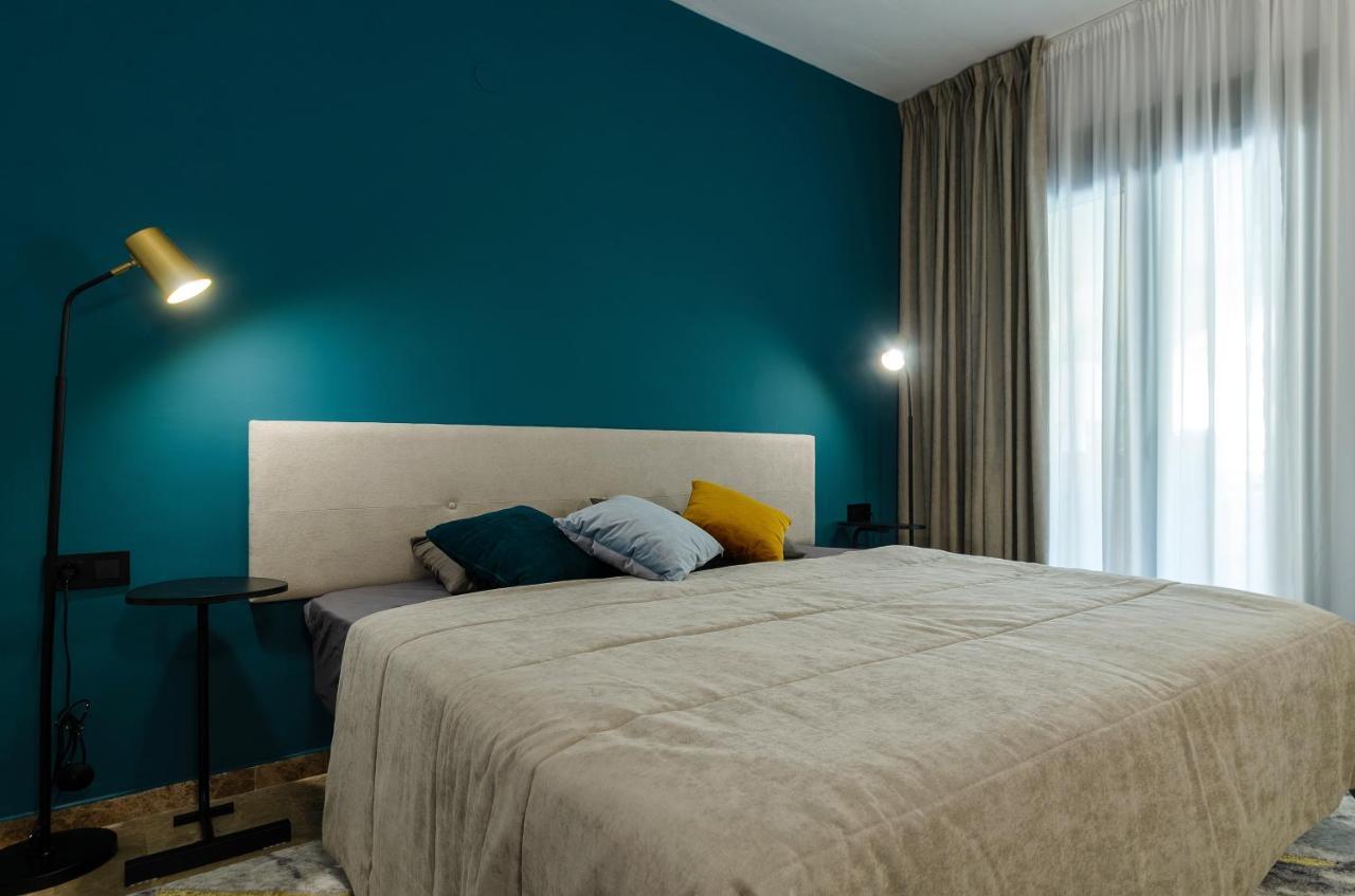 דירות Luxury Blue Coast Seaside Retreat מארבלה מראה חיצוני תמונה