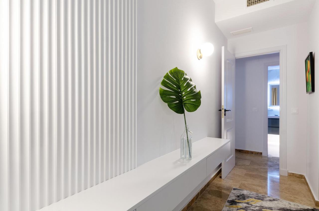 דירות Luxury Blue Coast Seaside Retreat מארבלה מראה חיצוני תמונה