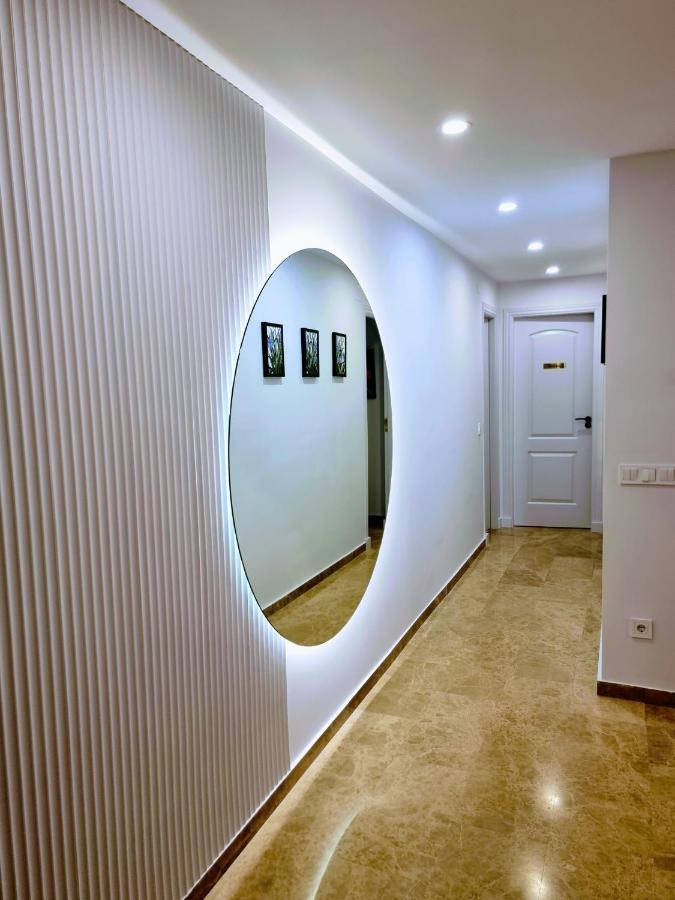 דירות Luxury Blue Coast Seaside Retreat מארבלה מראה חיצוני תמונה